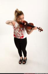 kayaa-standing-playing-violin