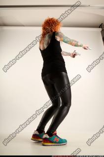 2016 12 ZORA DUAL PISTOLS POSE5 SHOOTING 05 C