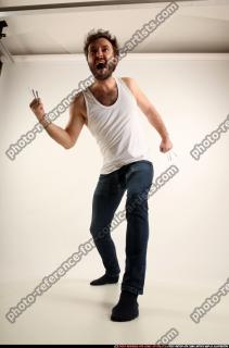 2016 12 WOLFF WOLVERINE POSE4 00 C