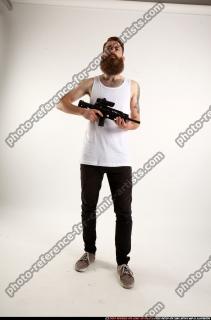 2016 12 OSCAR SMG M4A1 POSE4 00 C