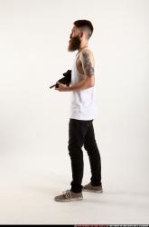 oscar-smg-m4a1-pose4