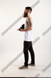 2016 12 OSCAR SMG M4A1 POSE4 02 B