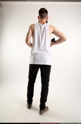 oscar-smg-m4a1-pose4