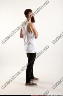 2016 12 OSCAR SMG M4A1 POSE4 05 B