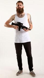 oscar-smg-m4a1-pose4