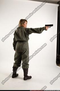 2016 12 KAYA UNIFORM AIMING PISTOL 05 C