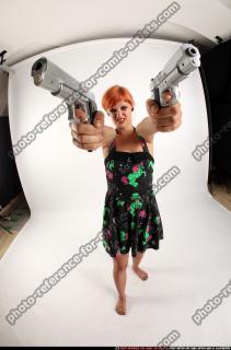 2017 01 AGATHA DUAL PISTOLS POSE2 09