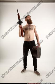 oscar-tommygun-case-pose