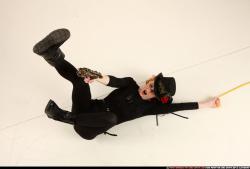 victoria-steampunk-pistol-rope-swing