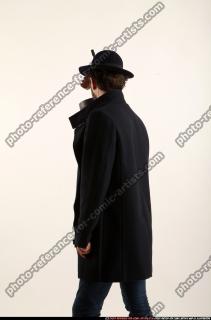 2017 02 WOLFF TOMMYGUN POSE2 03