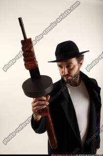 2017 02 WOLFF TOMMYGUN POSE2 08