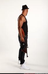 Ron-tommyguns-pose3