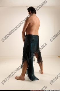 jerry-sword-pose2-guard