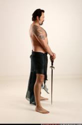 jerry-sword-pose2-guard