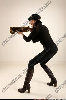 2017 03 CLAUDIA STEAMPUNK BLASTER RIFLE POSE1 SHOOTING 02 C
