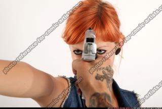EDGAR-PISTOLS-POSE3-SHOOTOUT