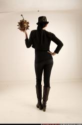 claudia-steampunk-bomb-pose2