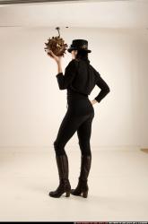 claudia-steampunk-bomb-pose2