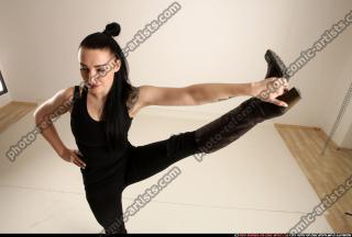 claudia-stretch-pose1-leg
