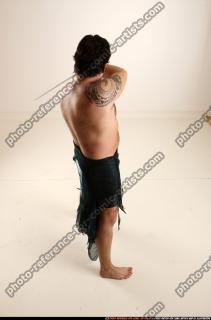 jerry-sword-pose3-defend 