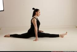 claudia-stretch-pose2-straddle-split 