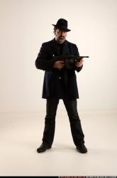 jerry-tommygun-pose1-aiming