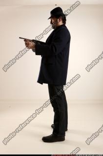 jerry-tommygun-pose1-aiming