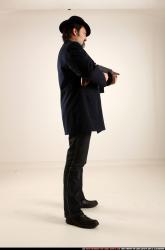 jerry-tommygun-pose1-aiming