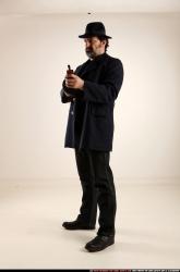 jerry-tommygun-pose1-aiming