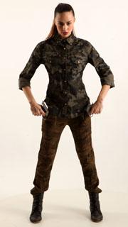 Jade-pistols-in-pockets