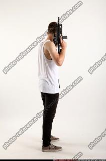 2017 04 OSCAR M4A1 PISTOL POSE 05 B