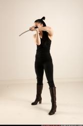 claudia-katana-defend-pose