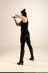 claudia-katana-defend-pose