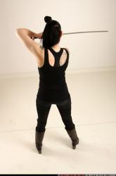 claudia-katana-defend-pose