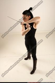 2017 05 CLAUDIA KATANA DEFEND POSE 01 A