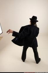 jerry-tommygun-pose2-shooting