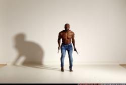 smax-eduardo-jump-pistols