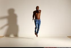 smax-eduardo-jump-pistols