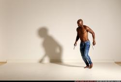 smax-eduardo-jump-pistols