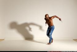 smax-eduardo-jump-pistols