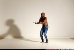 smax-eduardo-jump-pistols