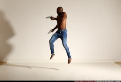 smax-eduardo-jump-pistols