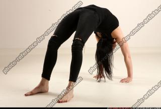 2017 05 CLAUDIA STRETCH POSE3 BRIDGE 07