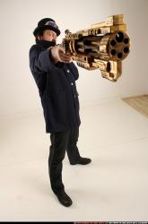 jerry-steampunk-blaster-rifle-aiming