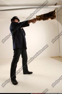 jerry-steampunk-blaster-rifle-aiming