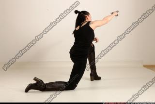 2017 05 CLAUDIA KNEELING AIMING PISTOL 05 B