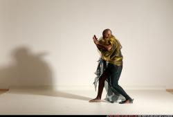 smax-eduardo-shawl-spell-pose1