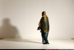 smax-eduardo-shawl-spell-pose1