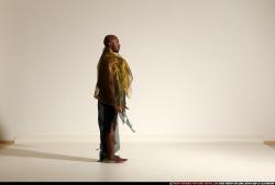 smax-eduardo-shawl-spell-pose1