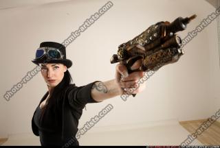 2017 07 CLAUDIA STEAMPUNK BLASTER RIFLE PISTOL AIMING 09